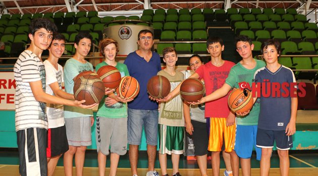 BASKETBOLA BÜYÜK İLGİ