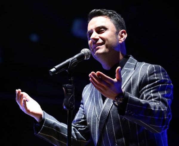 Bekir Ünlüataer'den Müzik Dolu Gece