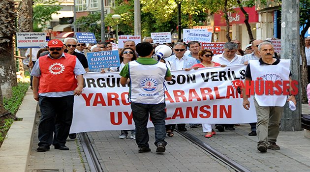 BELEDİYE İŞÇİLERİNDEN 'SÜRGÜN' EYLEMİ