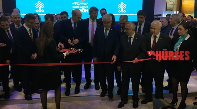 Berlin'de 'Bakanlı' açılış