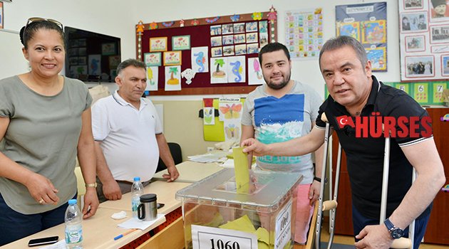BÖCEK KOLTUK DEYNEKLERİYLE GELDİ