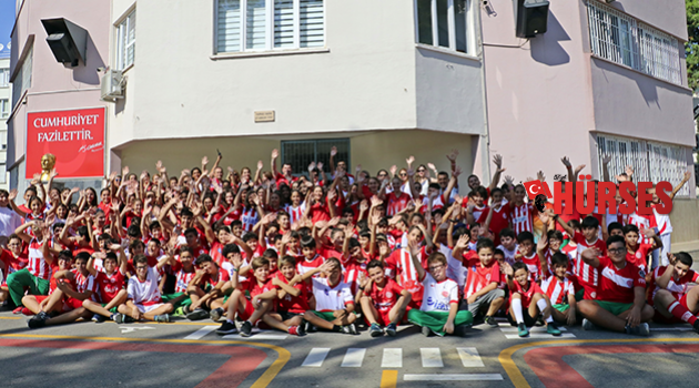 Bu okulda üniforma Antalyaspor forması