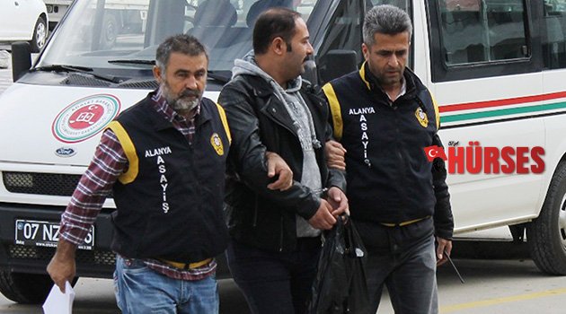 Çaldıklarını polise satmaya çalıştı