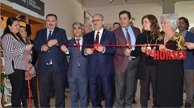 Cam mozaik sergisi açıldı