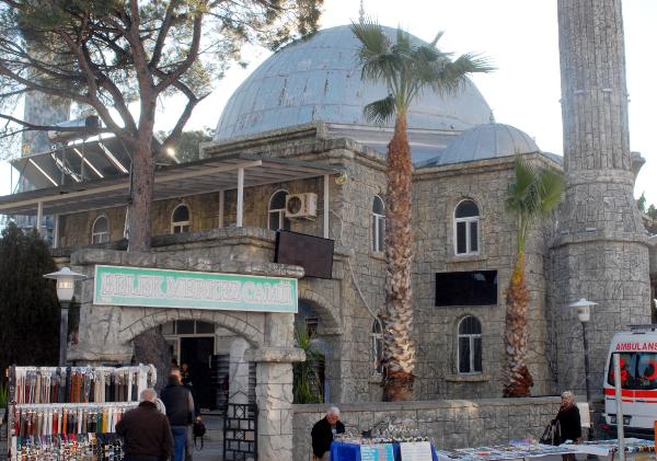 ANTALYA'DA CAMİDE İNTİHAR GİRİŞİMİ