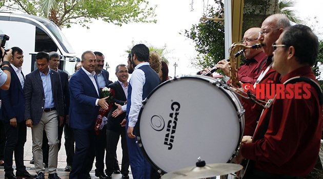 ÇAVUŞOĞLU DUR DURAK BİLMİYOR