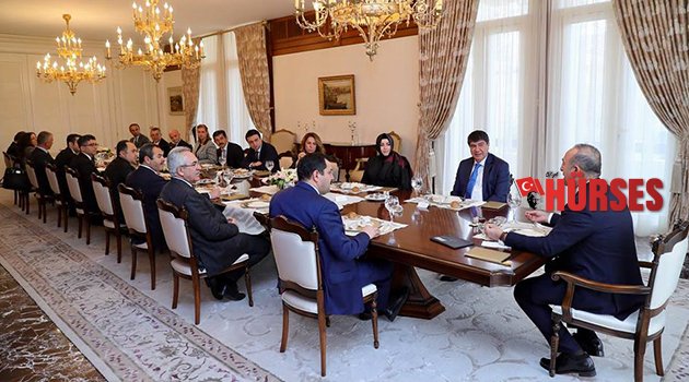 ÇAVUŞOĞLU EKİBİ TOPLADI