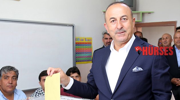 ÇAVUŞOĞLU: İŞTE DEMOKRASİ BUDUR