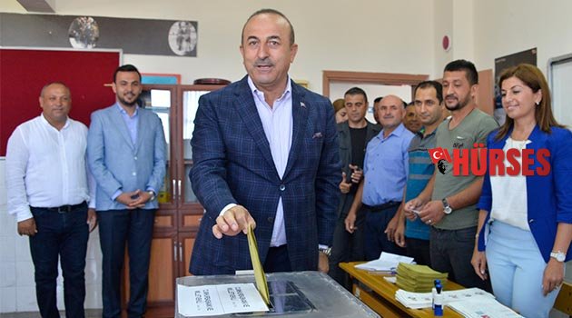 Çavuşoğlu, oyunu memleketinde kullandı