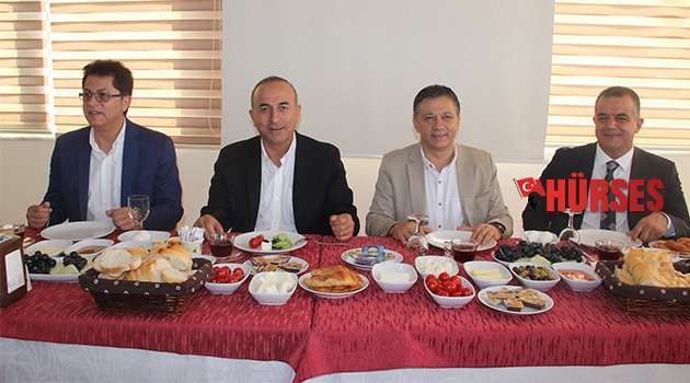 ÇAVUŞOĞLU: SOSYAL MEDYADA ERKEKLİK YAPMAK KOLAY
