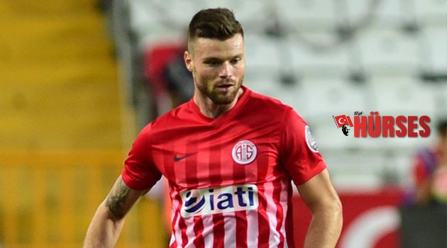 CELUSTKA, MUSLERA'YI GEÇEMEDİ