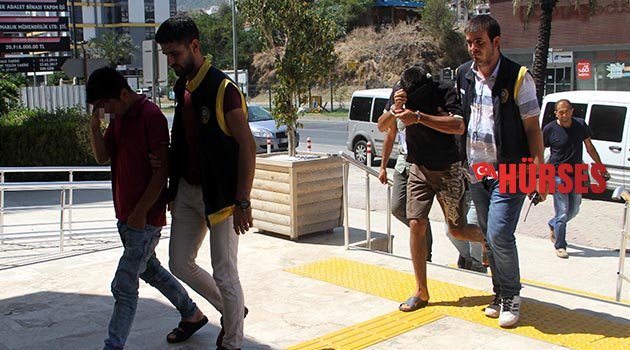Cep telefonu hırsızları yakalandı