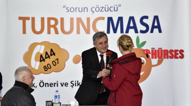 CEPHANECİ’DEN KADINLARA KARANFİL