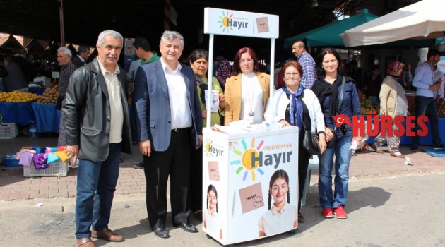 CHP’Lİ KADINLAR MAHALLELERİ GEZİYOR