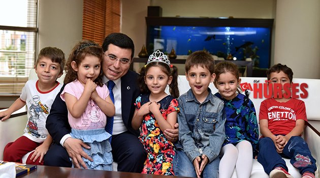 ÇOCUKLARA 23 NİSAN HEDİYESİ