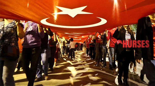 CUMHURİYET COŞKUSUNA BİNLER KATILDI