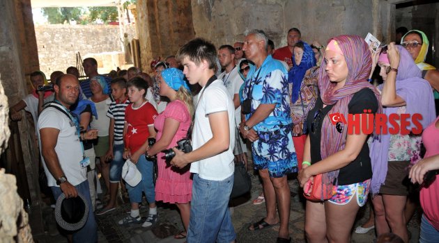 DEMRE'DE ZİYARETÇİ SAYISINDA DÜŞÜŞ VAR