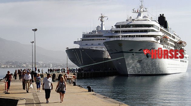 Denizden Alanya’ya turist yağdı