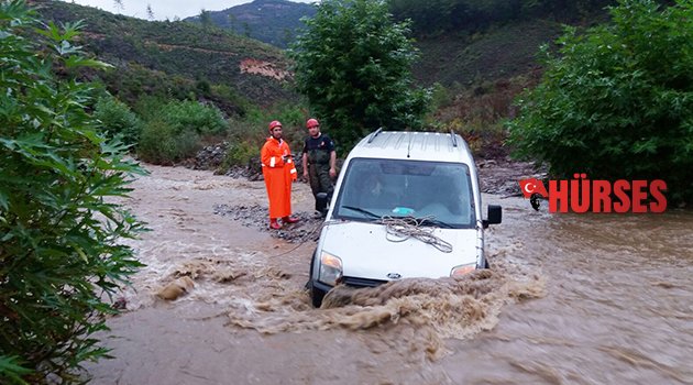 Dereden itfaiye kurtardı