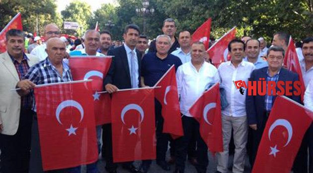 DEV YÜRÜYÜŞE ANTALYA'DAN BAYRAKLI DESTEK
