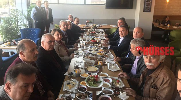 Dost sohbetine Böcek dahil oldu