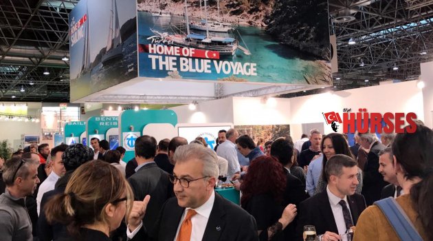 DÜSSELDORF'TA TÜRK KOKTEYLİ