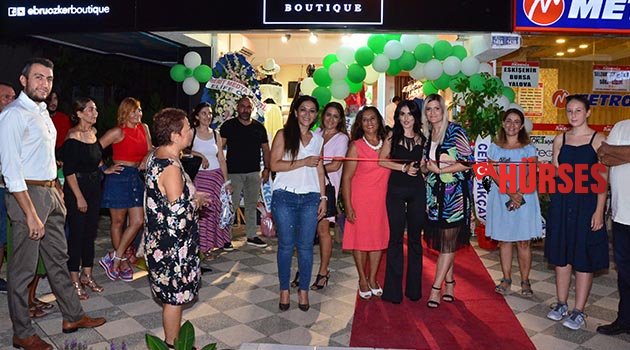 Ebru Özker Boutıque, Konyaaltı’nda açıldı