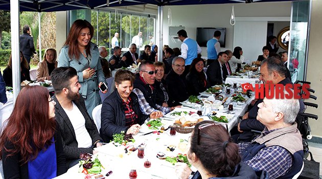 EBRU TÜREL ÖZEL BİREYLERİ DİNLEDİ