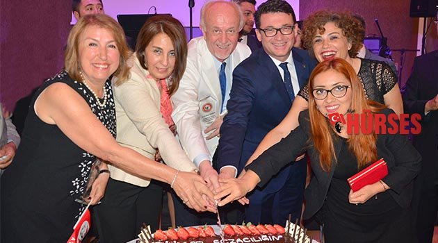 Eczacılardan görkemli balo