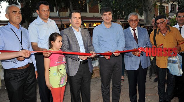 EL EMEKLERİNİ SERGİLEDİLER