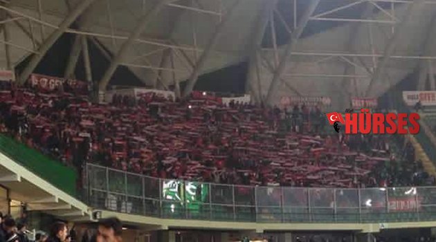 EN BÜYÜK ALKIŞ TARAFTARA