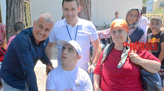 ENGELLİLERLE BULUŞTU