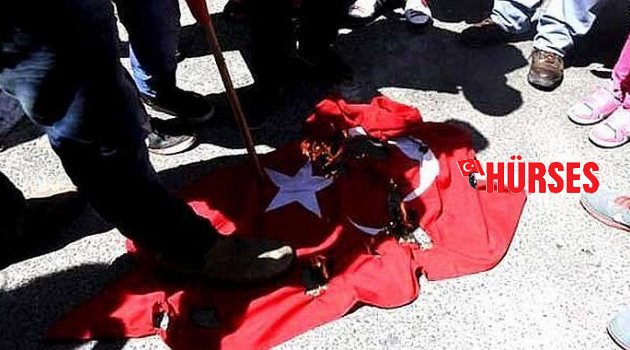 Ermeniler Türk bayrağına saldırdı