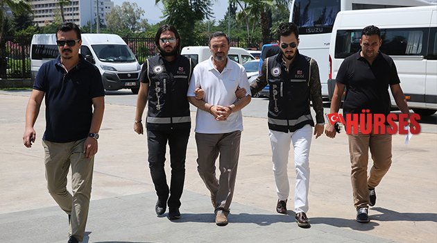 ESKİ REKTÖR ADLİYEDE