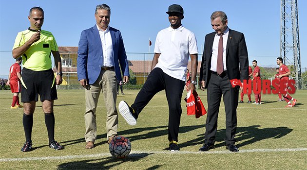 ETO'O AVUKATLARLA YEŞİL SAHADA