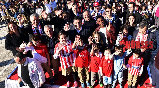 ETO'O: EN BÜYÜK HAYALİM CUMHURBAŞKANIYLA FUTBOL OYNAMAK