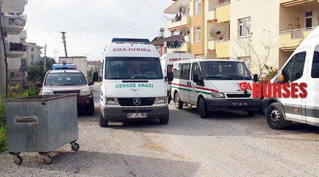 Evinde ölü bulundu