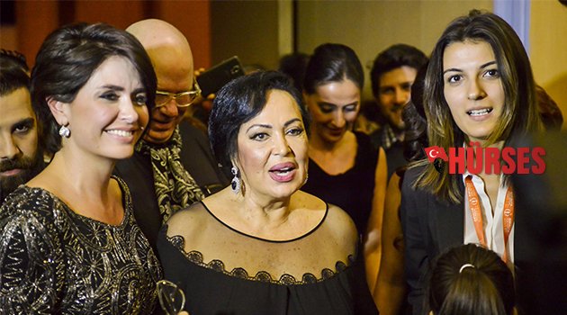 FİLM FESTİVALİ'NE TÜRKAN ŞORAY'LI AÇILIŞ