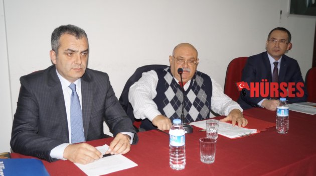 FİNİKE'DE ANAYASA DEĞİŞİKLİĞİ KONFERANSI