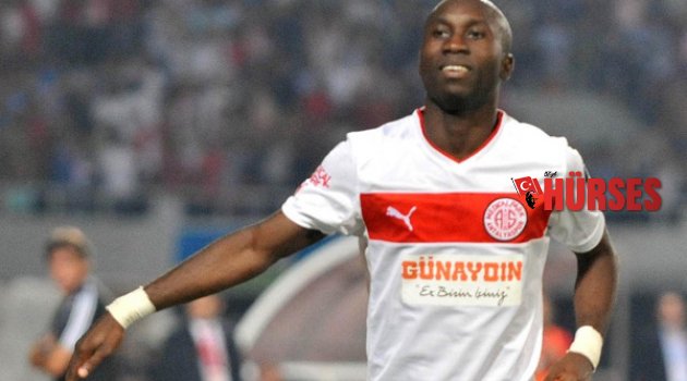 FUTBOLCULAR KAPIŞ KAPIŞ