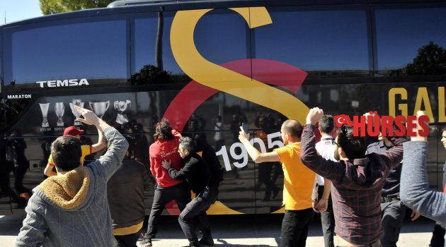 GALATASARAY'A HAVALİMANINDA ŞOK