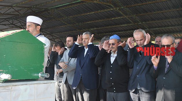 Gazetecinin babası toprağa verildi