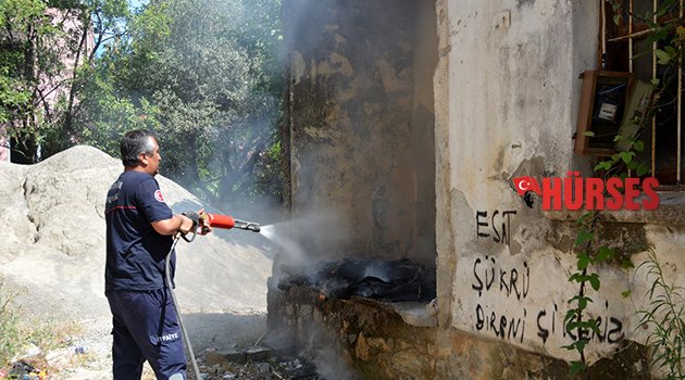 GAZİPAŞA'DA METRUK EVDE YANGIN