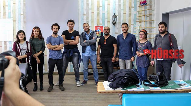 Genç iletişimciler basın fotoğrafçılarıyla buluştu