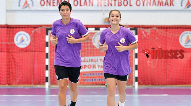 Genç melekler sahaya çıkıyor