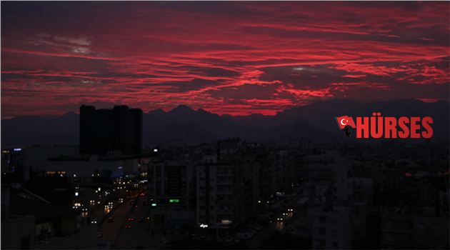 Gökyüzünde renk cümbüşü