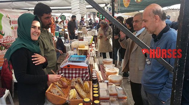 HAMSİ YEMEĞE ÇAĞIRDI