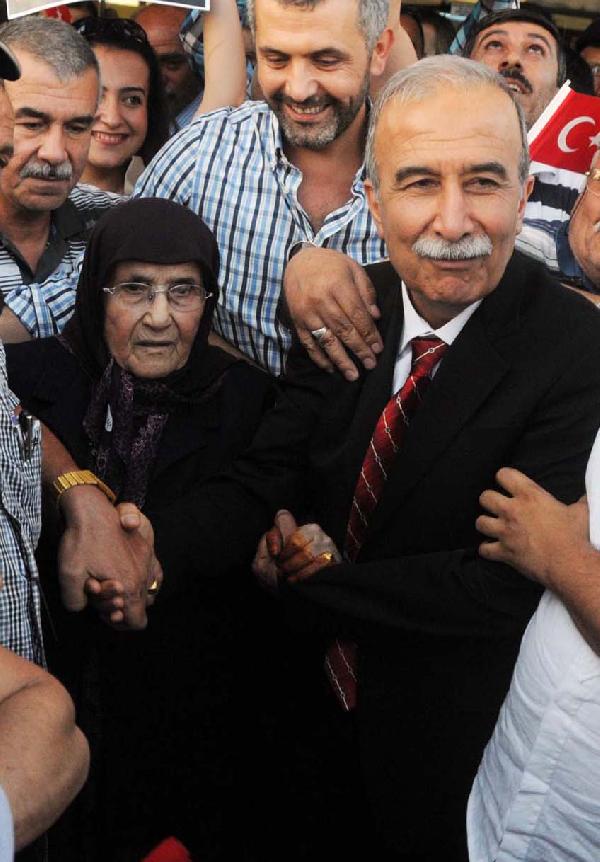 Hanefi Avcı, Annesini Kaybetti