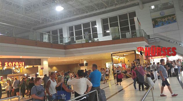 HAVALİMANI’NDA KORKU DOLU SAATLER YAŞANDI