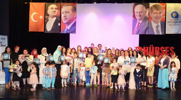 HEM YÖNETTİLER HEM OYNADILAR